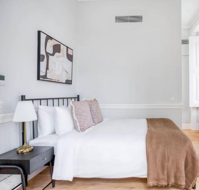 Private Bedrooms In The Heart Of * Lisboa